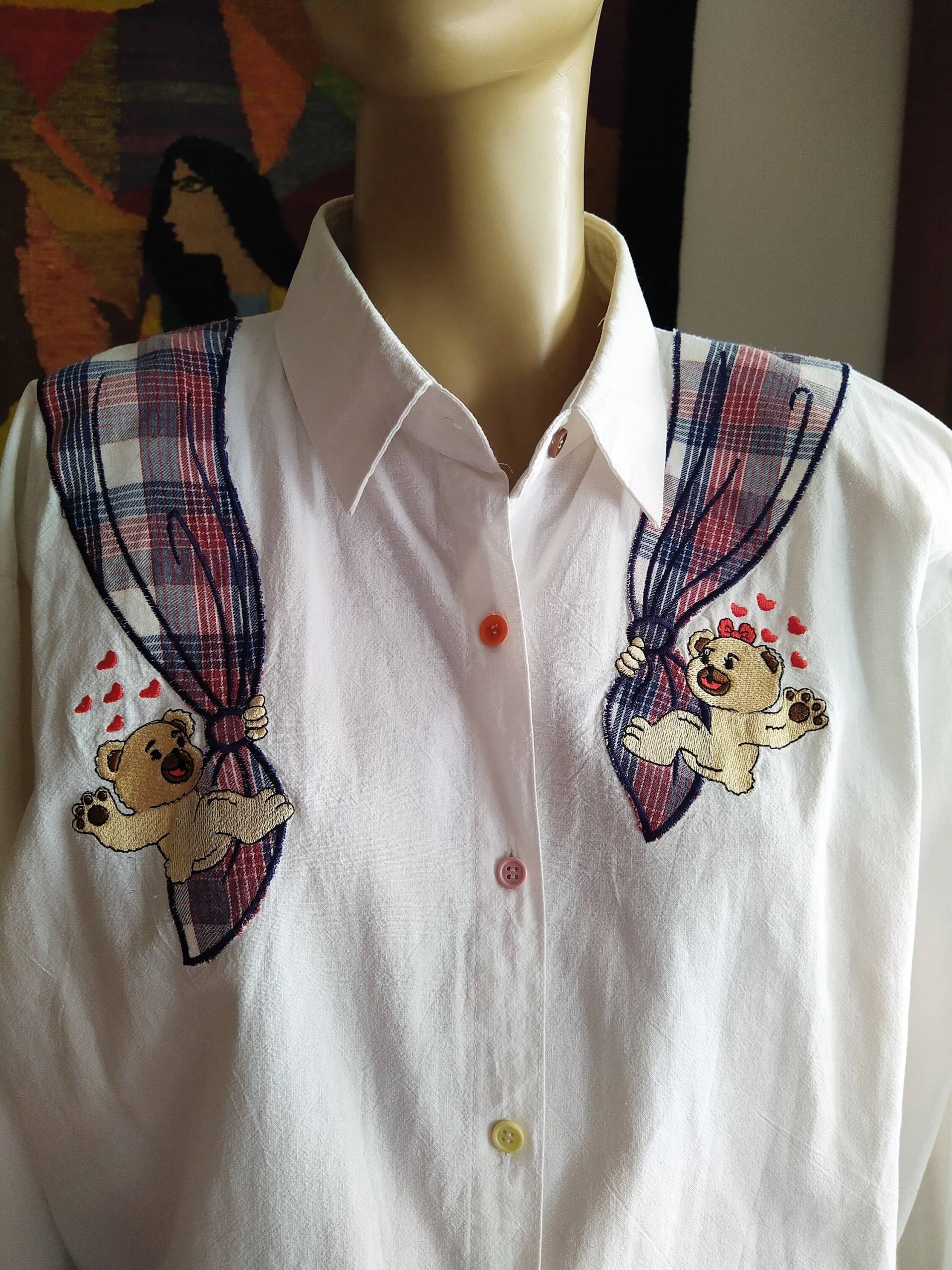 Weißes Baumwoll Shirt Mit Bären Applikation/Vintage von StyleFromMe