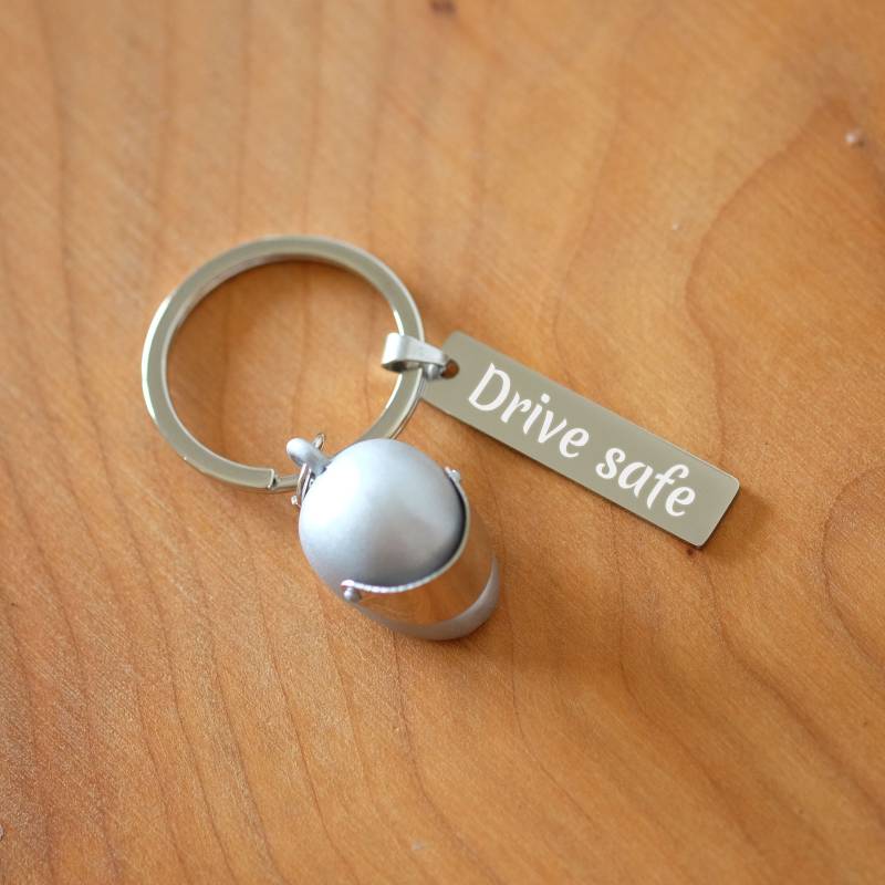 Schlüsselanhänger Helm Silber Personalisiert Führerschein Visier Mit Wunschgravur Gute Fahrt Fahr Vorsichtig Glücksbringer Vatertag von StyleGravur