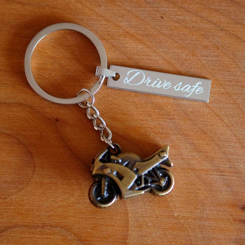 Schlüsselanhänger Motorrad Personalisiert Führerschein Gold Mit Wunschgravur Gute Fahrt Fahr Vorsichtig Glücksbringer Vatertag von StyleGravur