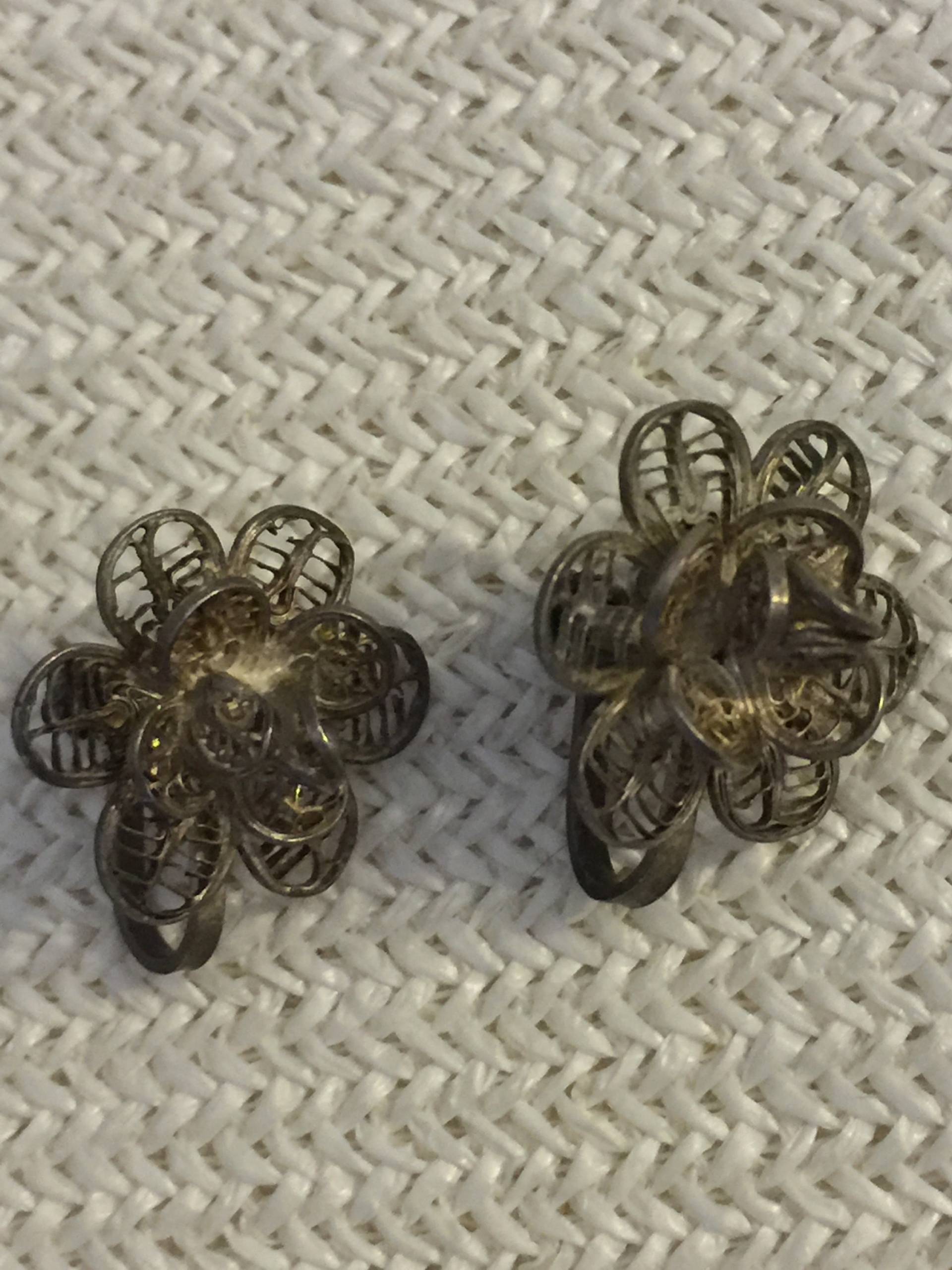 Antike Vintage Sterling Silber Filigrane Blume Ohrringe Gesponnen Offene Spitze Floral Arbeit Schraube Zurück Seltene Ohrmanschetten von StyleSourceNYC