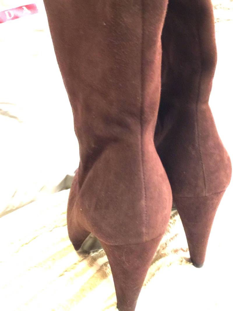 Atemberaubende Vintage Prada Braun Wildleder Stiefel Mitte Verträumte Weichste Wie Neu Mint Must Have Booties Designer Couture Midcalf Runway von StyleSourceNYC