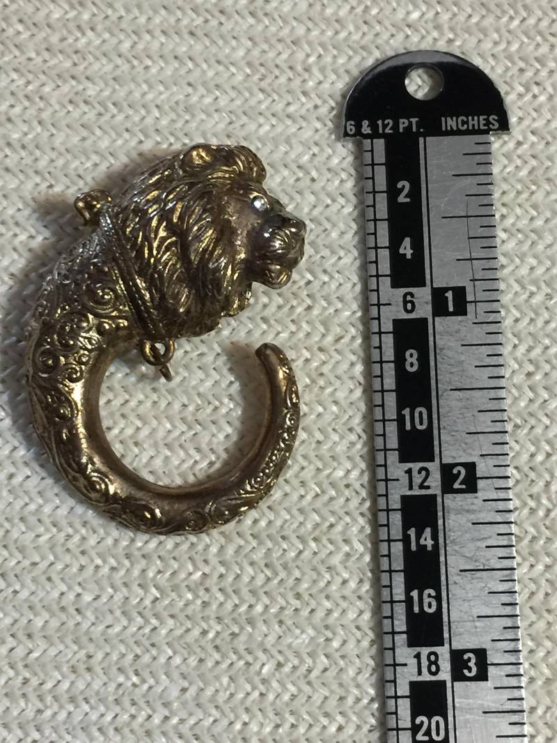 Goldener Löwenkopf Brosche, Brutalist Emaille Design von StyleSourceNYC