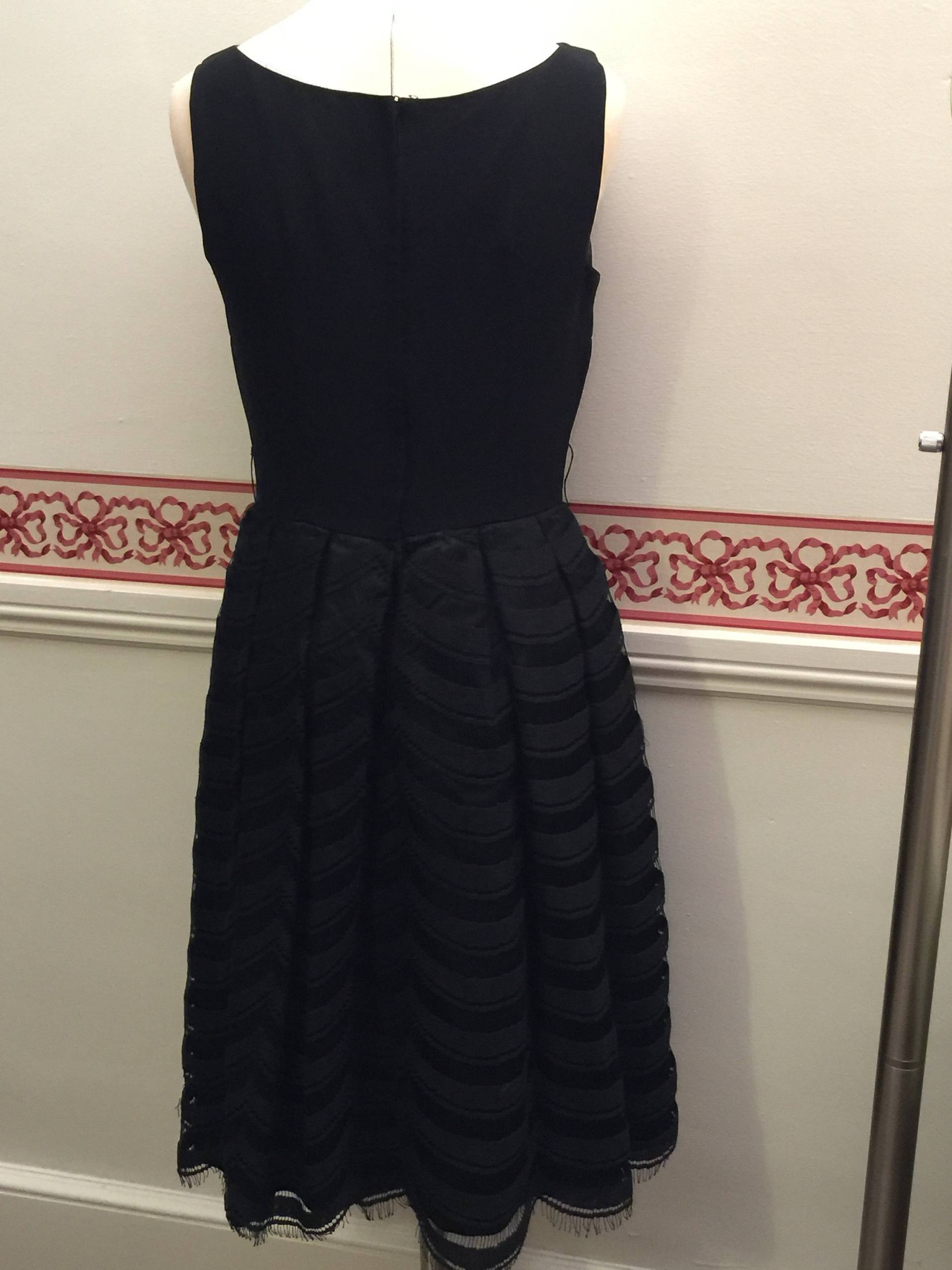 Vintage 50Er Jahre Kleid Mit Spitzenbesatz, Couture Klassiker, 66-70 cm Taille von StyleSourceNYC