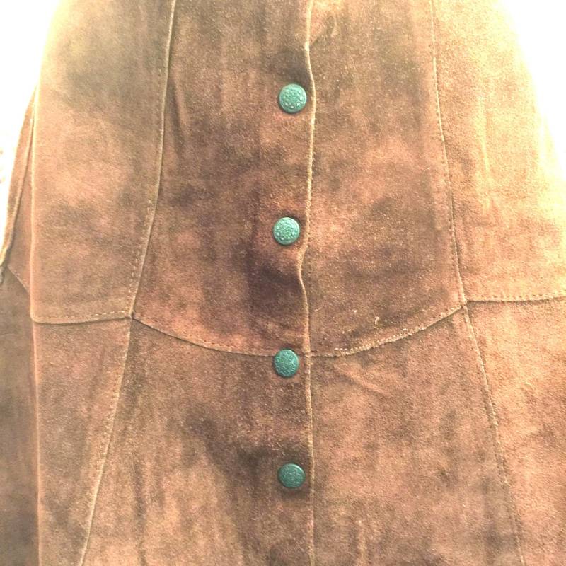 Vintage Brauner Wildlederrock, Hohe Taille Druckknopfverschluss von StyleSourceNYC