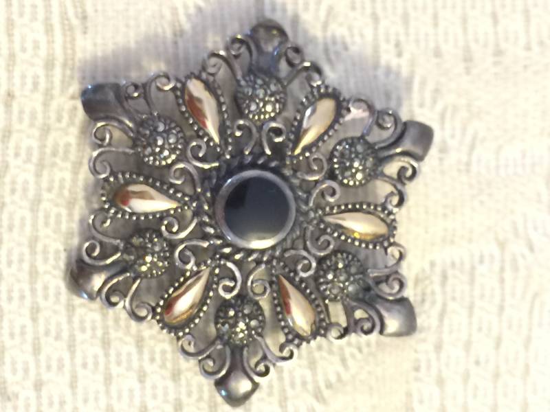 Vintage Brosche Sterling Stern Onyx Silber Und Gold Pin Markasit Blume Lünette Perlen Tropfen Lot Filigrane Anhänger Halskette von StyleSourceNYC