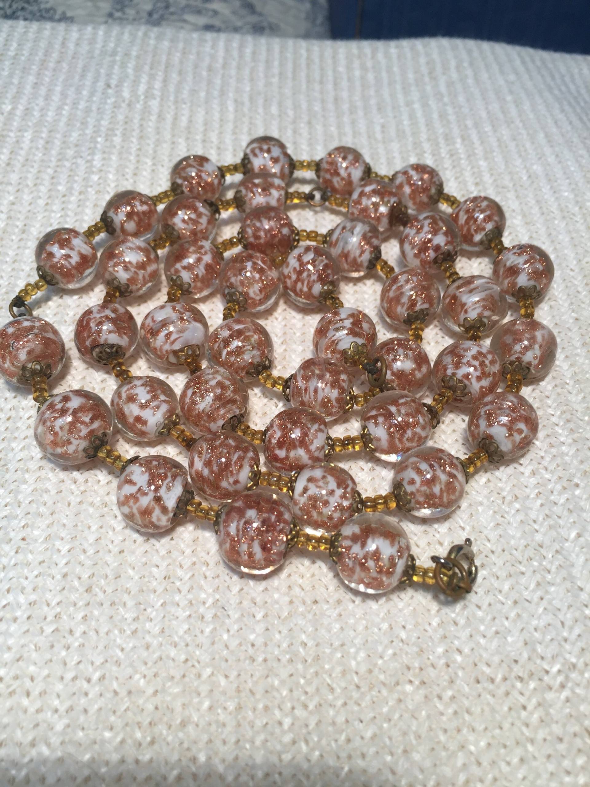 Vintage Glas Halskette Bernstein Perlenkette Irisierende Pools Of Light Quarz Kupfer Weiß Gold Bead Hochzeit Leopard Spotted Rare von StyleSourceNYC