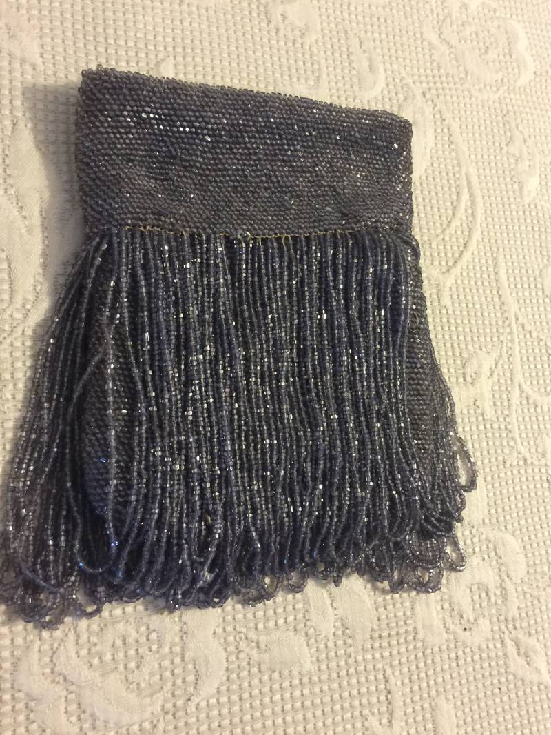 Vintage Glas Perlen Handtasche Selten Getrimmt Quaste Loop Franse Grau Blau Silber Juwel 1930Er 1940Er Jahre Prism Atemberaubende Sammlerstück von StyleSourceNYC