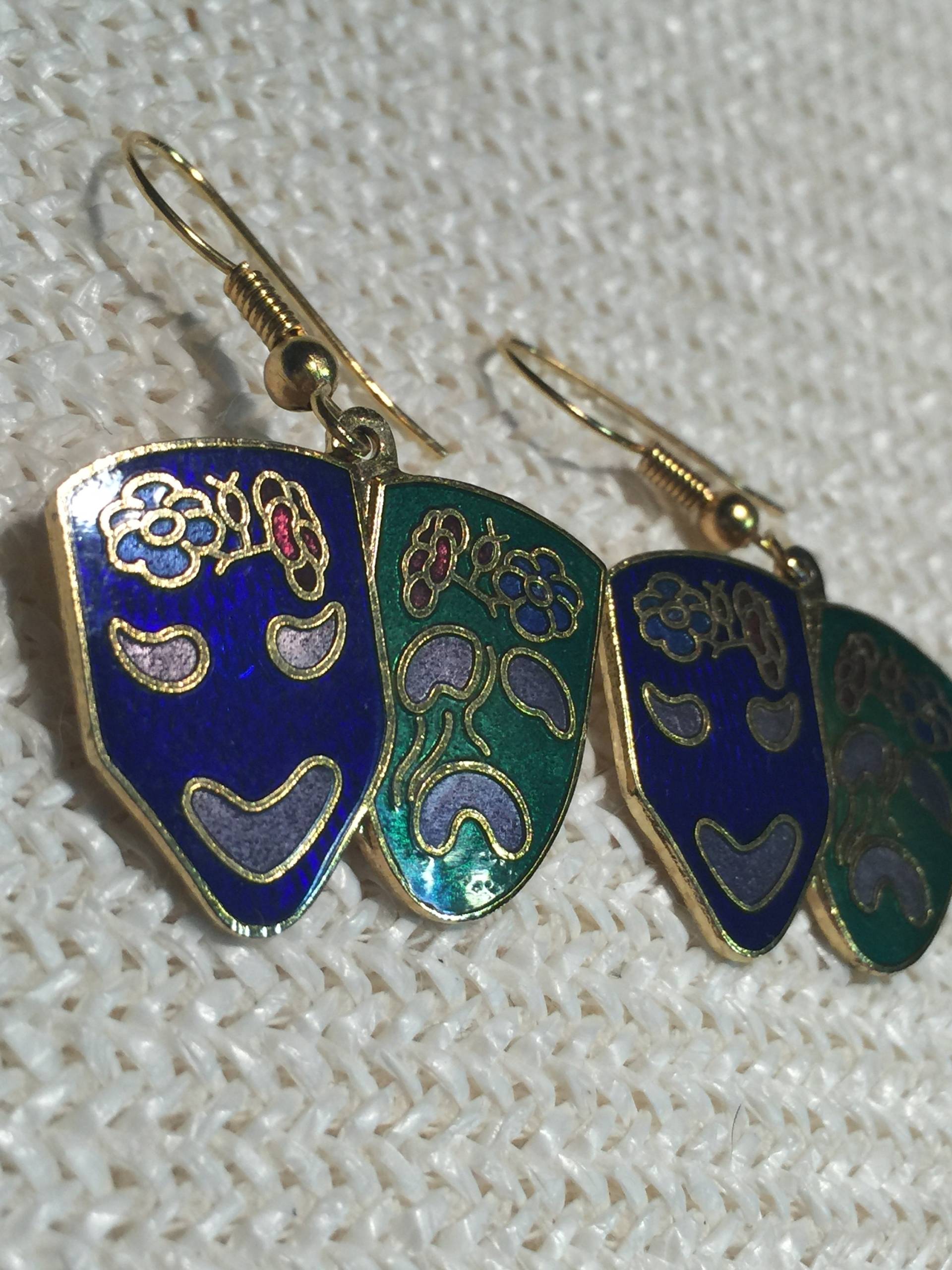 Vintage Komödie Tragödie Maske Emaille Ohrringe, Ohrhänger Mit Gold Inlay von StyleSourceNYC