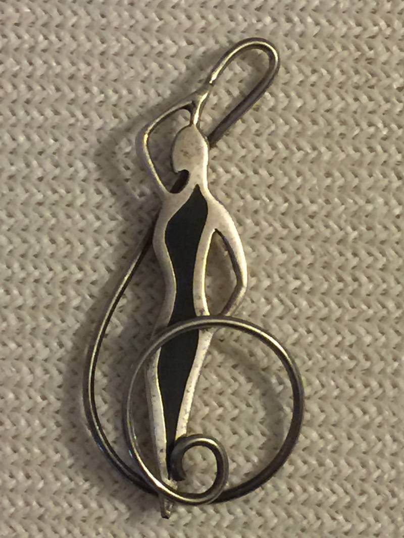 Vintage Mitte Des Jahrhunderts Moderne Sterlingsilber Inlay Emaille Silouette Onyx Frau Brosche Pintaxco Mexiko Schal Krawatte Musiknote Note von StyleSourceNYC