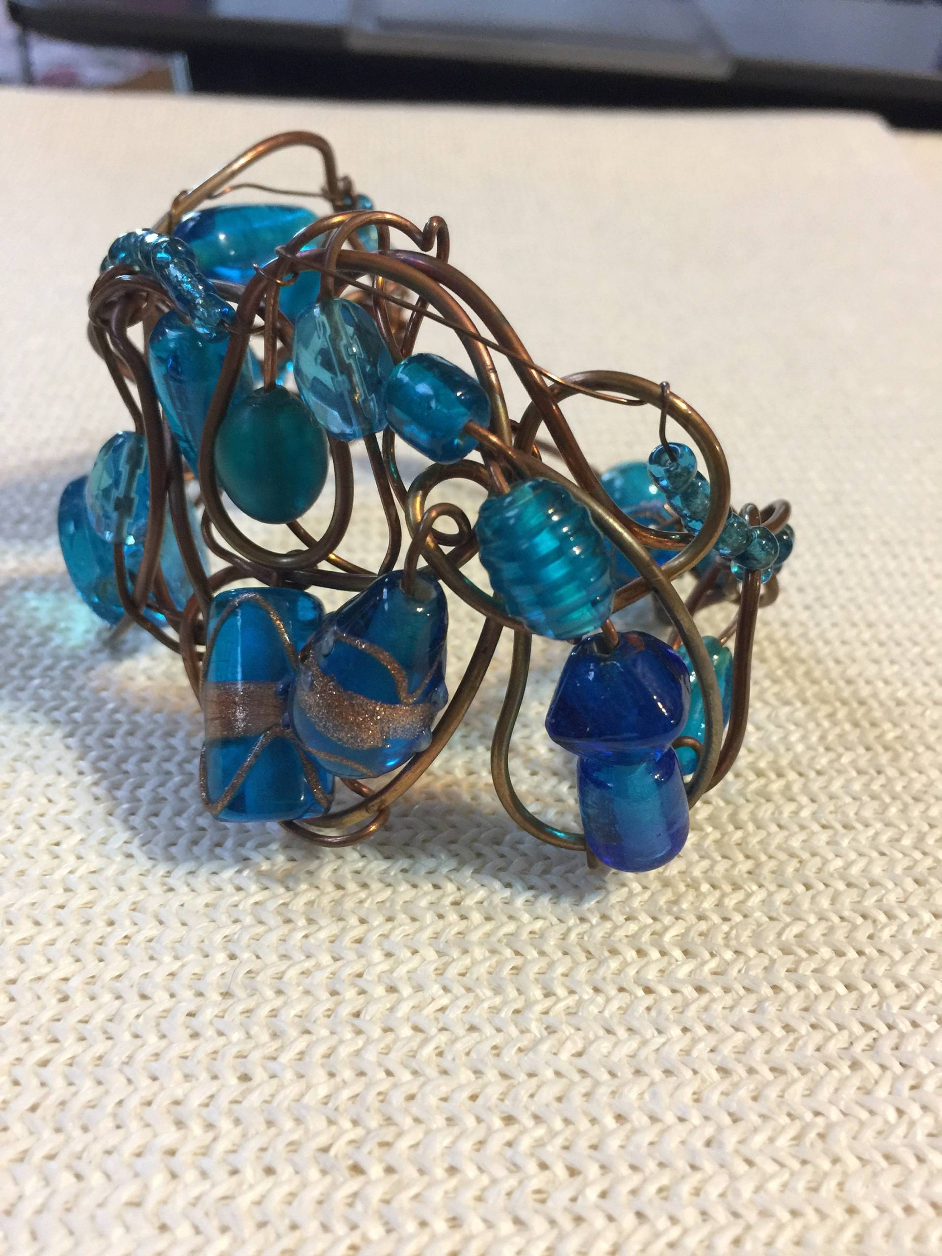 Vintage Murano Glas Perlen Kupfer Armreif von StyleSourceNYC