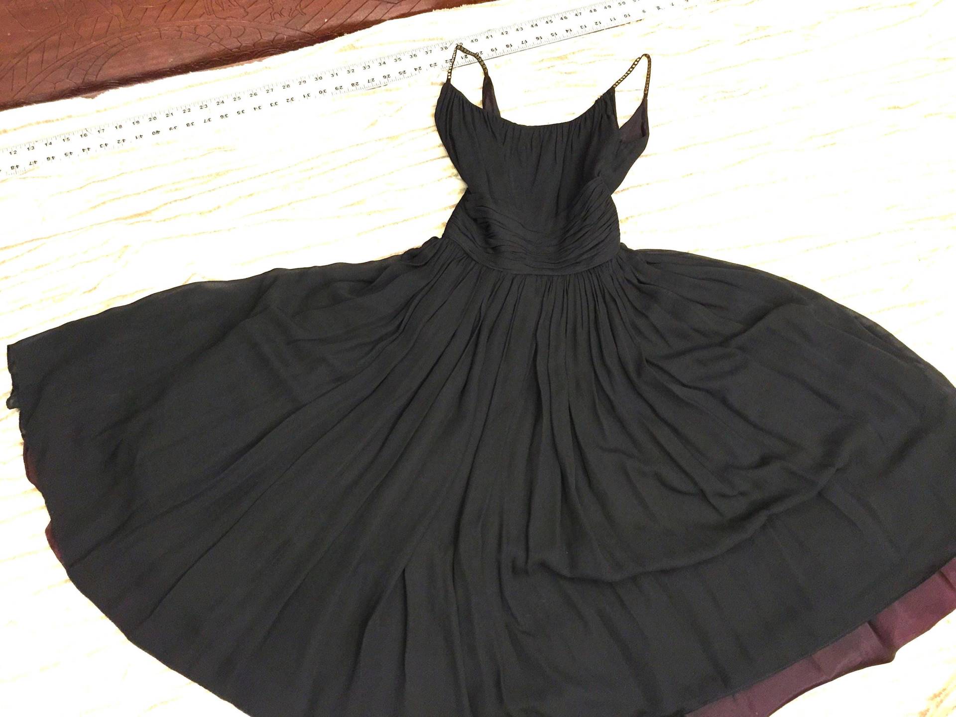 Vintage Schwarzes Chiffon Kleid, Strass Spaghettiträger, 1950Er Jahre Couture, Größe S von StyleSourceNYC