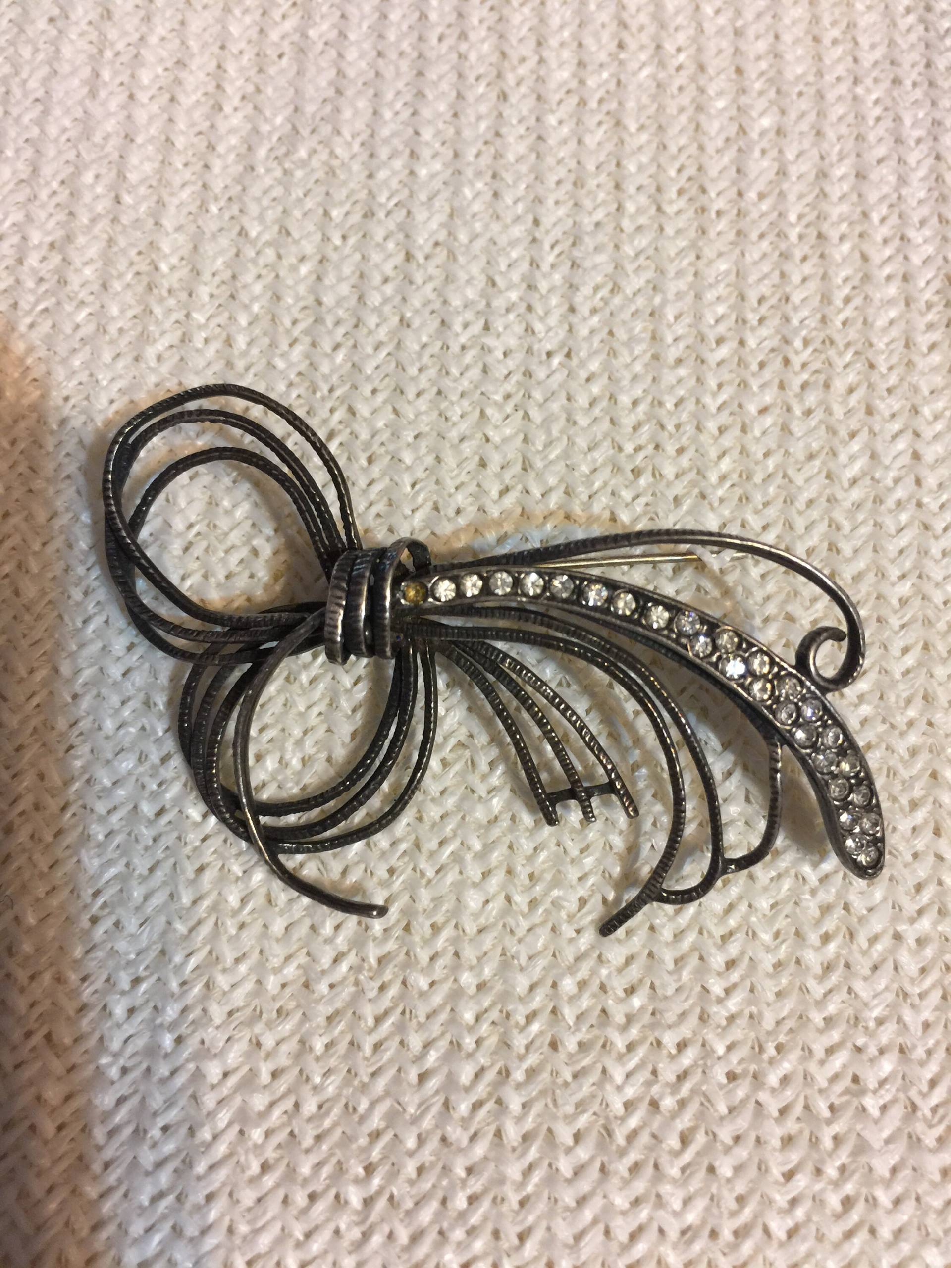 Vintage Sterling Silber Bogen Brosche Spun Wire Wrapped Paste Strass Pin Web Signiert Oxidiert von StyleSourceNYC