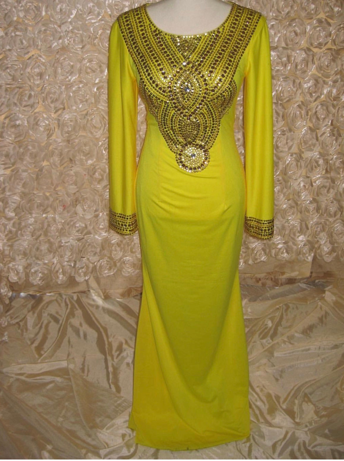 Lange Ärmel Formschlüssig Maxi-Kleid Super Zustand Lange Ärmel Formschlüssig Maxi-Kleid Super Zustand von StylebySadie