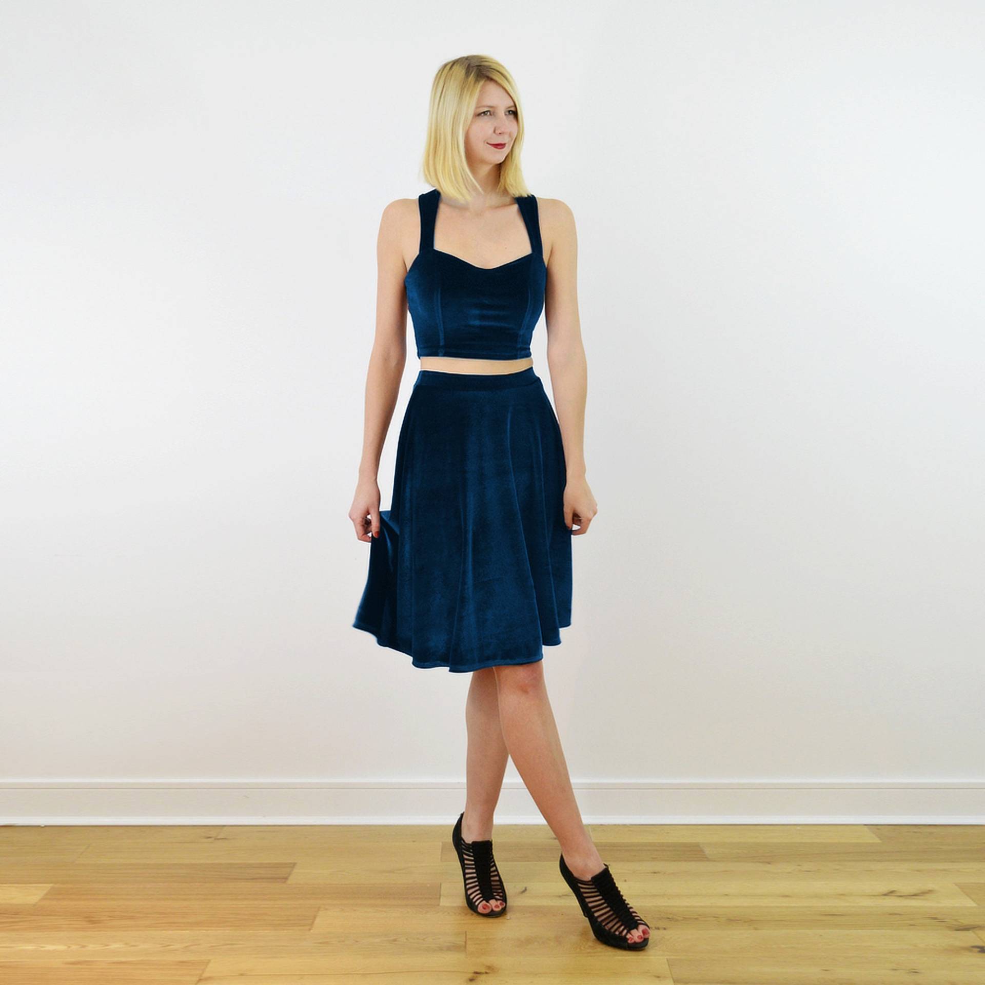 Grace | Samt-Bralet Und Passender Rock-Set Marineblau. Blauer Samt Skater Rock Set. Crop Top Mit Rock. Navy Weihnachtsparty Kleid von Stylecamp