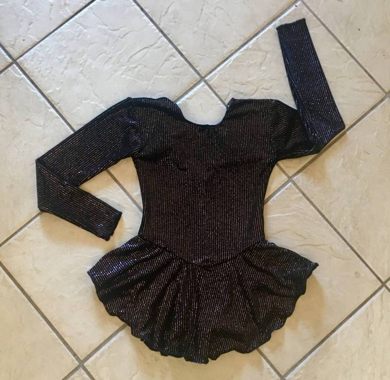 Handgefertigte Glitzernde Schwarze Samt-Tanzkönigin Funkelnde Disko-Wettkampf-Eislaufkleid 4/6 | Cs, 6/7 | cm, 8/10 | Large, 12/14 Cxl von Styleskating