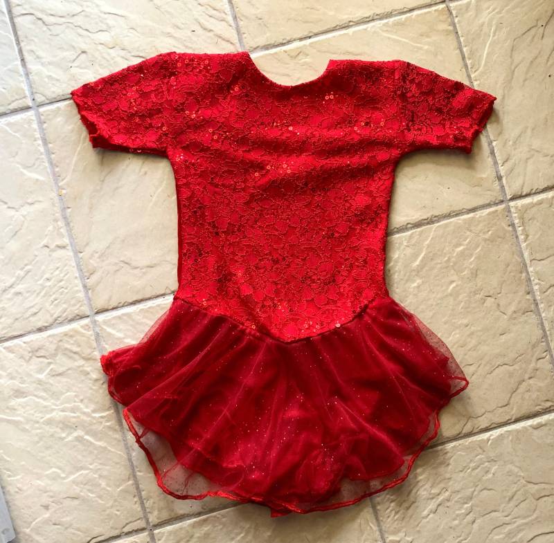 Handgefertigte Kirschrote Samtspitze Mädchen Ballett Wettbewerb Abbildung Eislaufen Kleid 8/10 | Kinder "Large von Styleskating