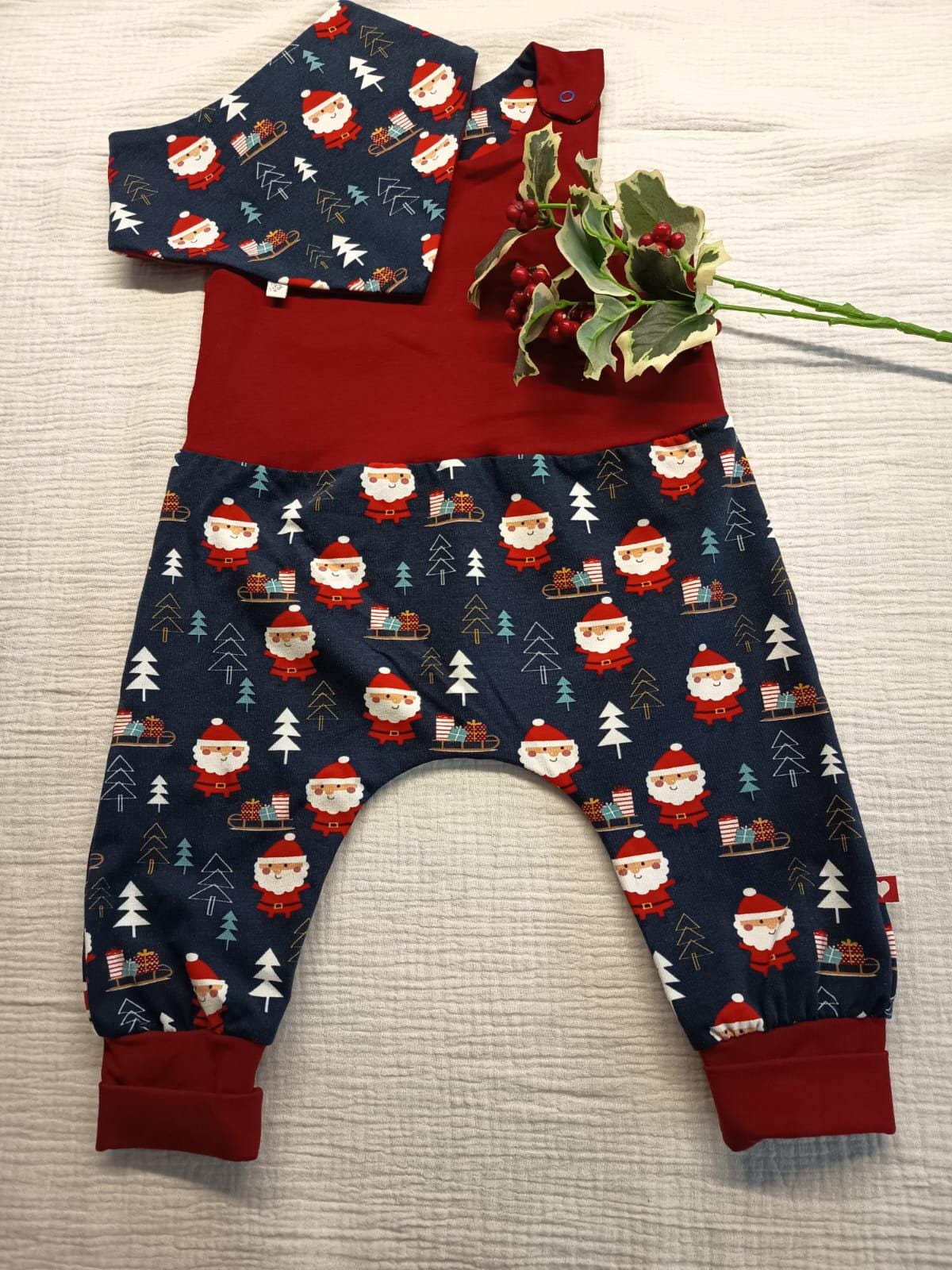 Weinachten Strampler Mit Dreiecke von StylundFaden