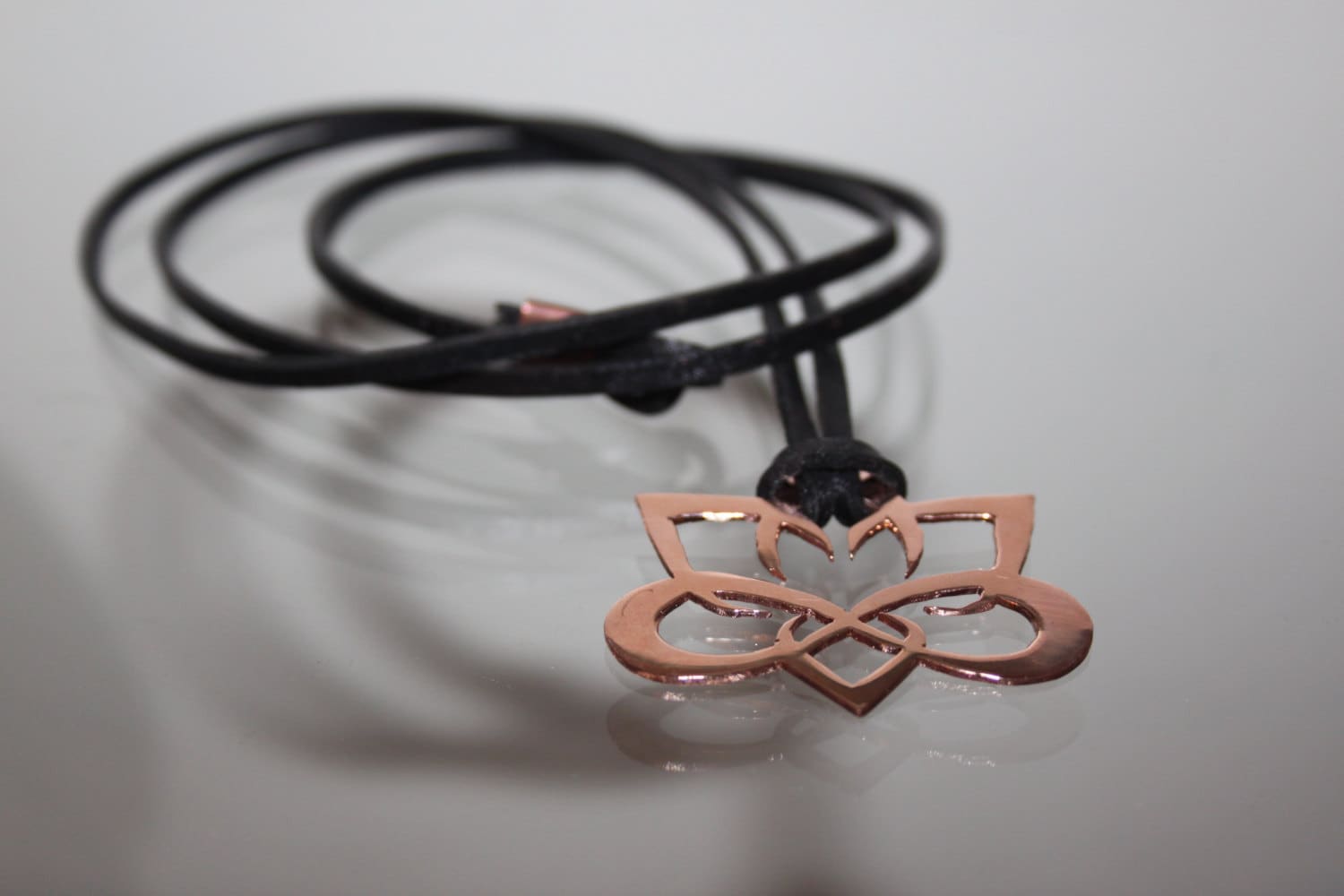 Handgemachte Lange Unendlichkeits-Lotusblumen-Halskette Aus Silber 925 Handgemachte Lange Unendlichkeits-Lotusblumen-Halskette Aus Silber 925 von SuStyle