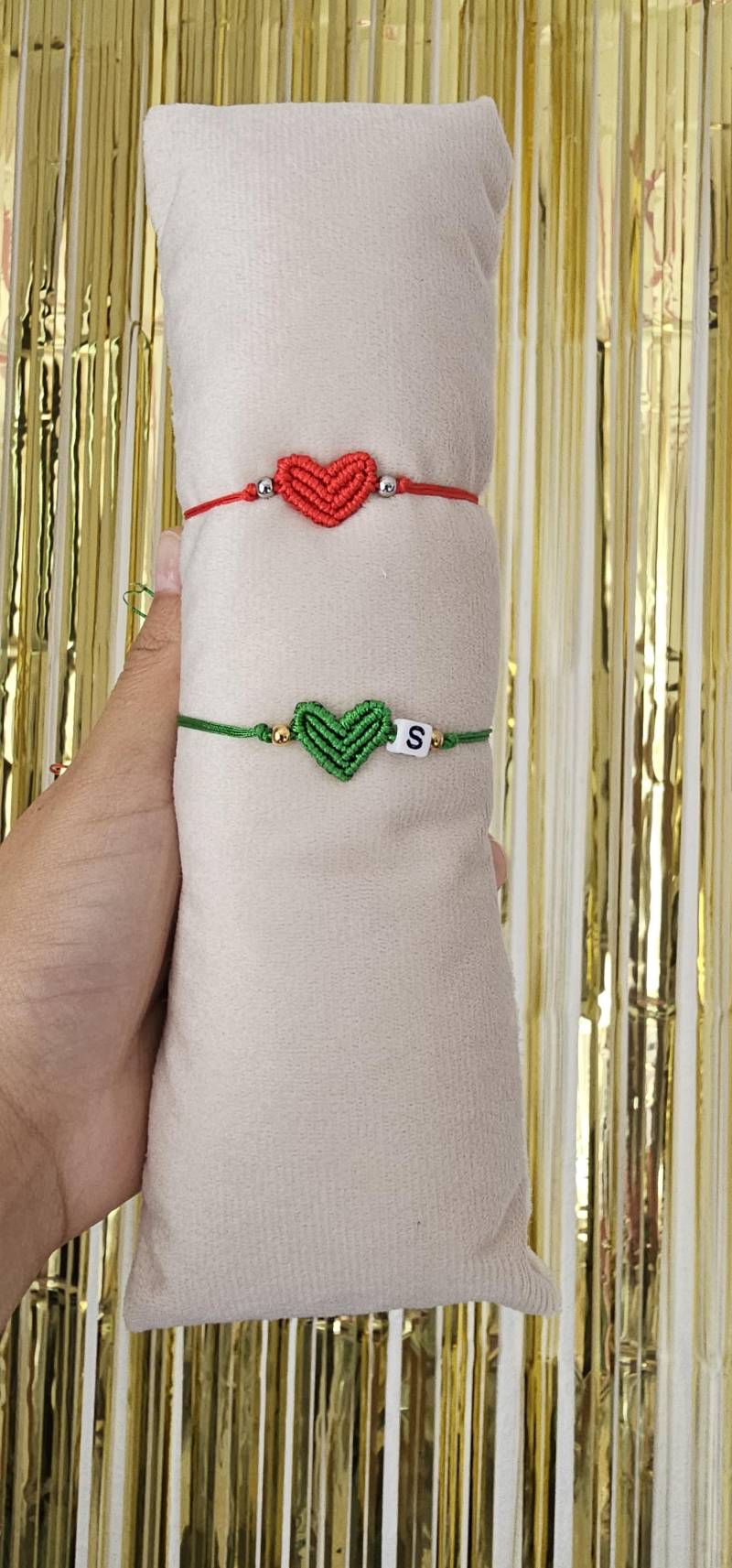 Handgemachtes Herz Armband Aus Faden - Verstellbares Freundschaftsarmband| Muttertag Geschenk| Valentinstag Weinachtes Geschenk von SuaLittleGift