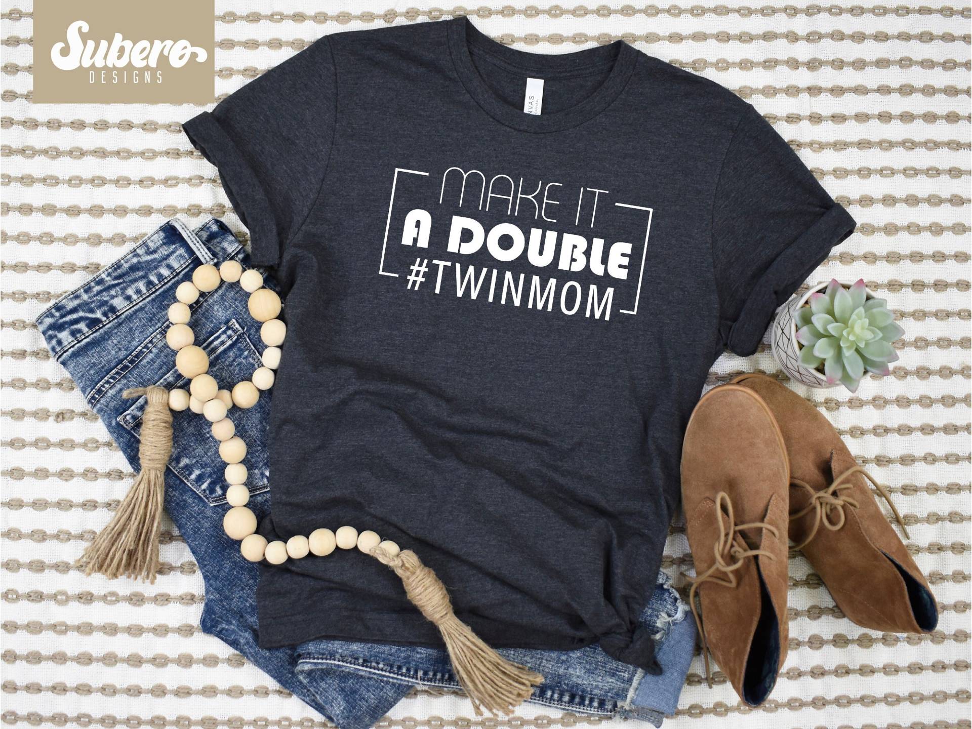 Make It A Double, Mama Von Zwei Shirt, Werdende Zwillinge, Lustige Schwangerschaft Ankündigung Zwillinge Baby Ankündigung, Multiples Shirt Make It A Double, Mama Von Zwei Shirt, Werdende Zwillinge, Lustige Schwangerschaft Ankündigung Zwillinge Baby Ankündigung, Multiples Shirt von Suberodesigns