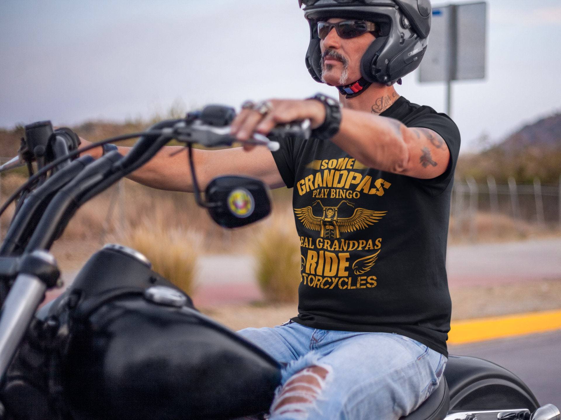 T-Shirt Biker | Motorcycles Grandpa Opa Ride Baumwolle Dtf Druck T Shirt T-Shirt Biker | Motorcycles Grandpa Opa Ride Baumwolle Dtf Druck T Shirt von SubliDesignByDK