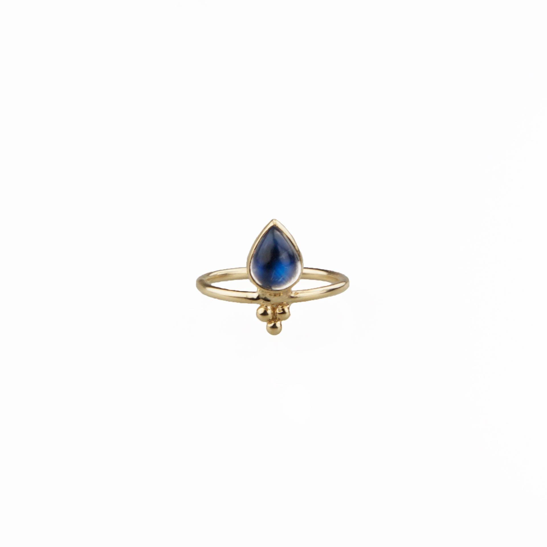 Bläulicher Mondstein Ring in 585Er Gelbgold/Natürlicher Edelstein Handgemachter Zarter Stapelring Juni Geburtsstein von SublimityJewelry