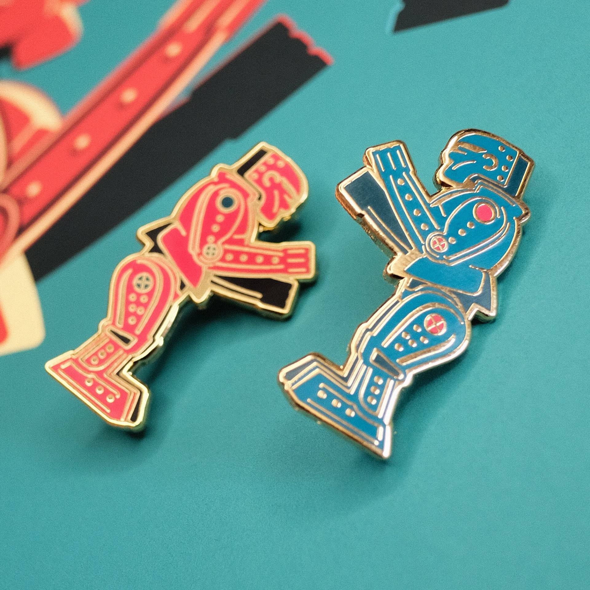 Rock "Em Sock Roboter Emaille Pin Anstecker Rock "Em Sock Roboter Emaille Pin Anstecker von SuburbanAvengerArt