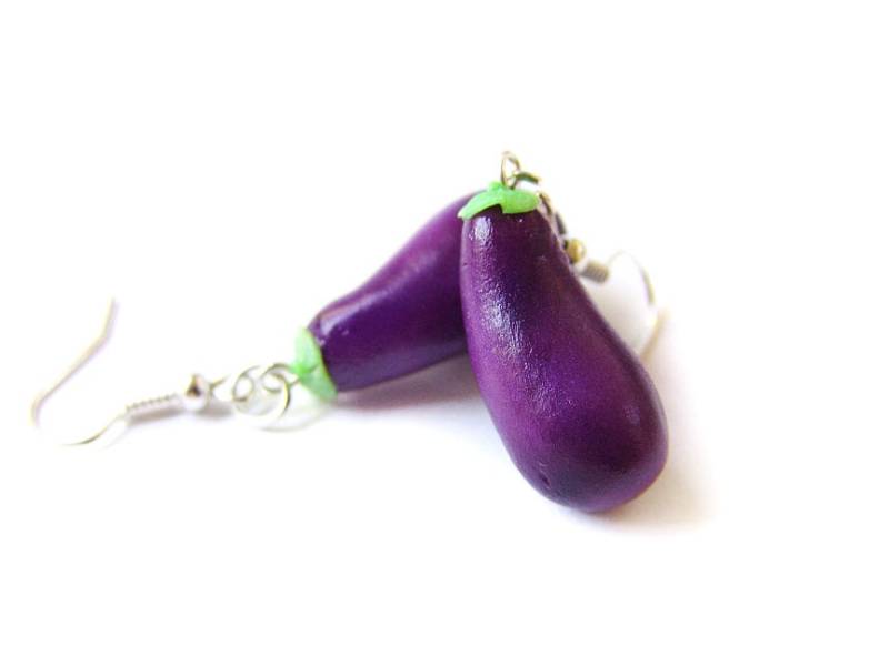 Aubergine Ohrringe - Miniatur Lebensmittel Schmuck Aus Fimo, Gemüse Ohrringe, Mini Anhänger von SucreSucreMiniatures