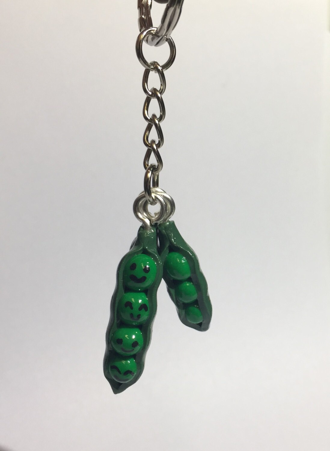 Süße Grüne Erbsen Schlüsselanhänger, Polymer Clay Lebensmittel Schlüsselanhänger Süße Grüne Erbsen Schlüsselanhänger, Polymer Clay Lebensmittel Schlüsselanhänger von SuddenGoods