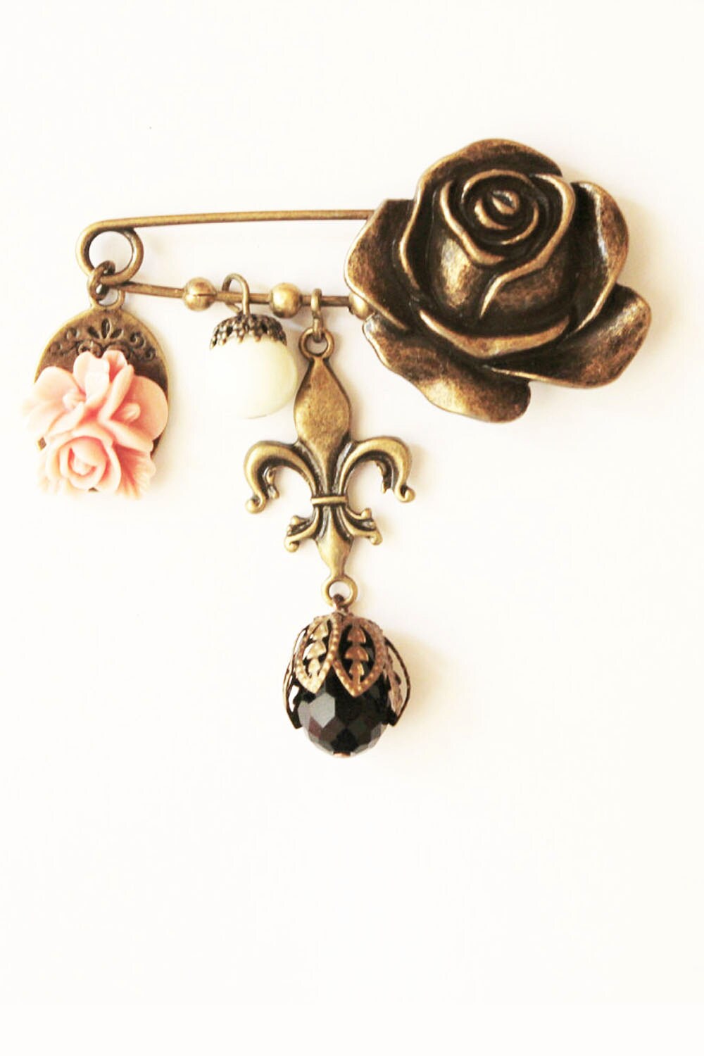 Fleur De Lis Anhänger Brosche, Antike Bronze Kiltnadel von SuesArts