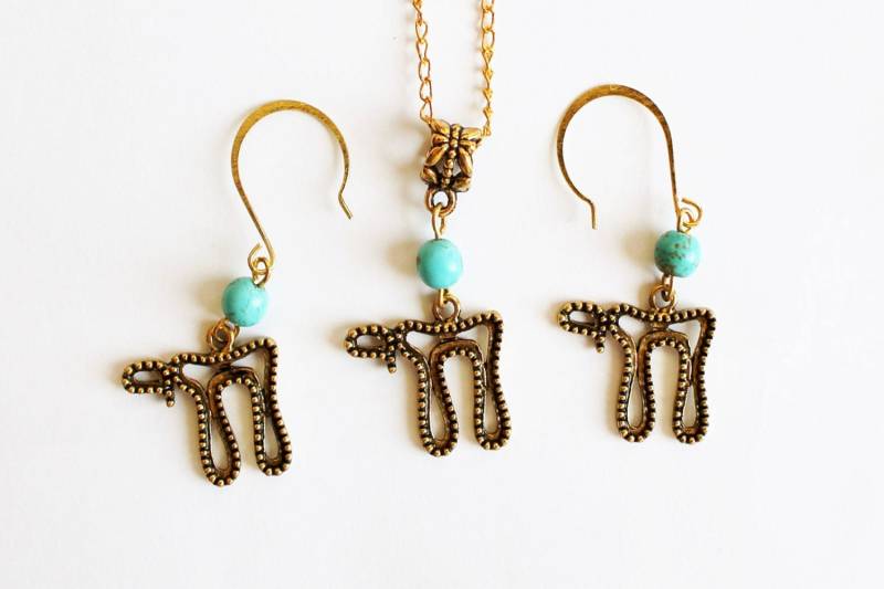 Chai Charm Set Aus Kette Und Ohrringe Türkis Akzent von SuesArts