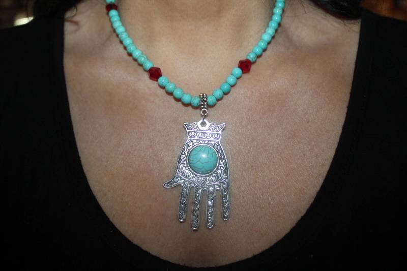 Handgemachte Hamsa Silberkette Mit Türkis Anhänger von SuesArts