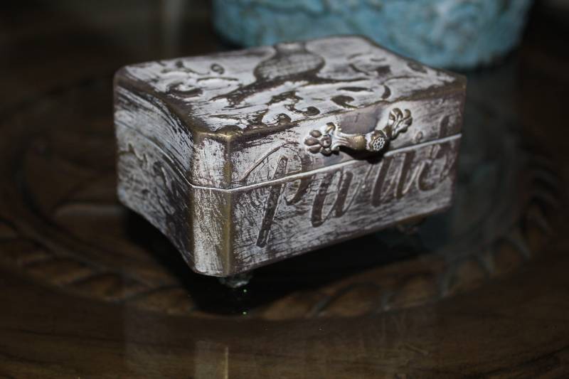 Handgemachte Hölzerne Trinket-Box Vintage Schmuck-Andenken von SuesArts