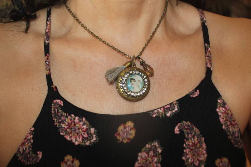 Vintage Style Bild Locket Charm Halskette von SuesArts