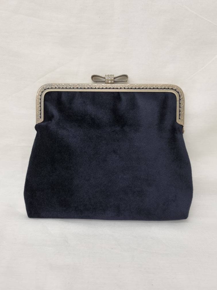 Schwarze Samt Schleife Kiss Lock Clutch Abendtasche, Hochzeitstasche Schwarze Samt Schleife Kiss Lock Clutch Abendtasche, Hochzeitstasche von Suesdainties