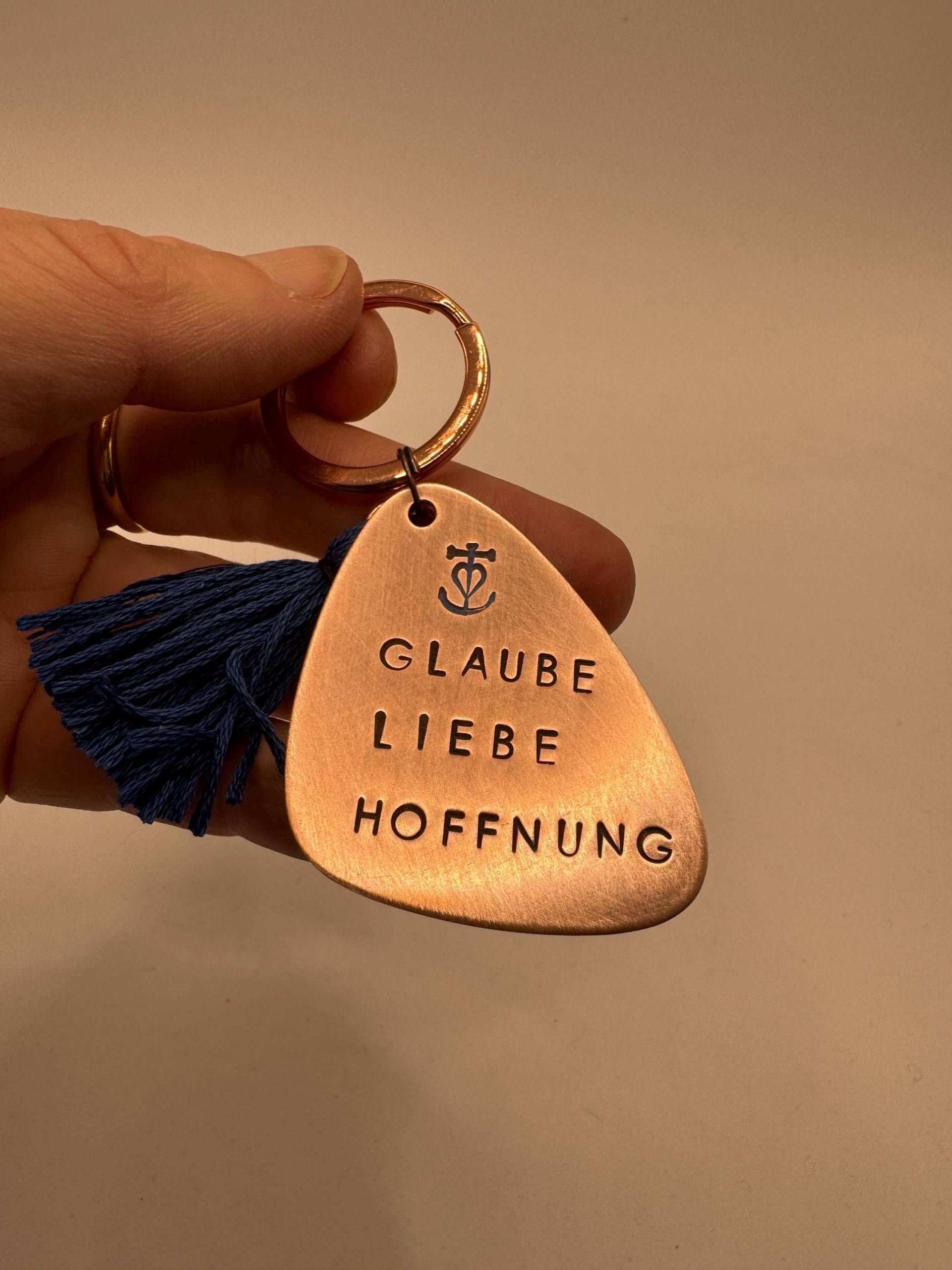 Glaube Liebe Hoffnung Schlüsselanhänger Kupfer Handgestempelt Christliches Geschenk Taufe Kommunion Konfirmation Weihnachten von Suessmaedchen