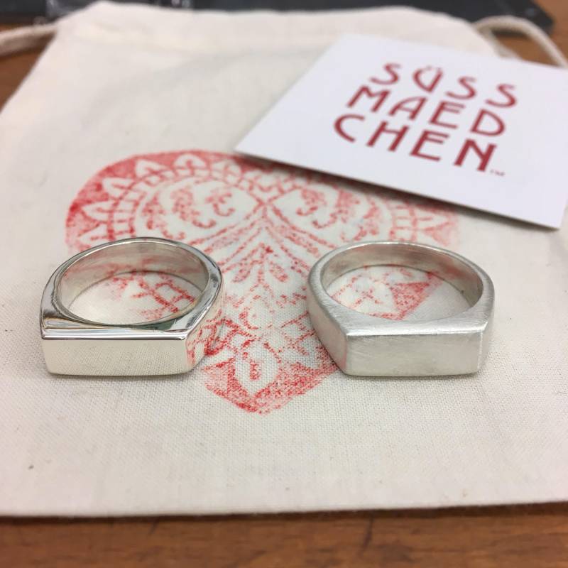 Silberring Für Herren Und Damen in Glänzend Oder Mattiert, 925 Sterling Silber Massiver Ring Nickelfrei, Designer Siegelring Unisex von Suessmaedchen