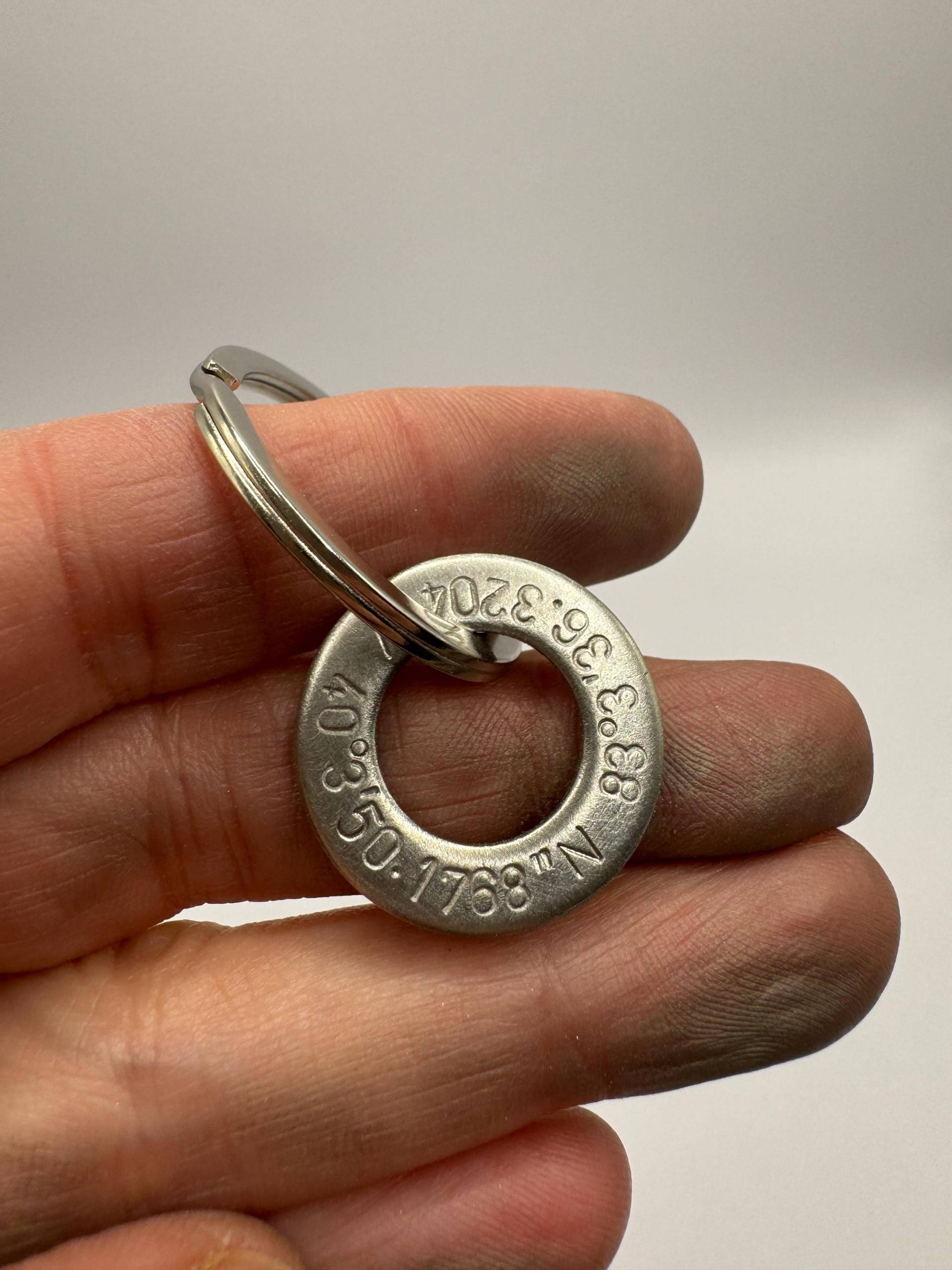 Wunschtext Ring Anhänger Personalisiert Geburt Koordinaten Individuell Schlüsselanhänger Edelstahl Auto Zuhause Umzug Geschenk Auszug von Suessmaedchen