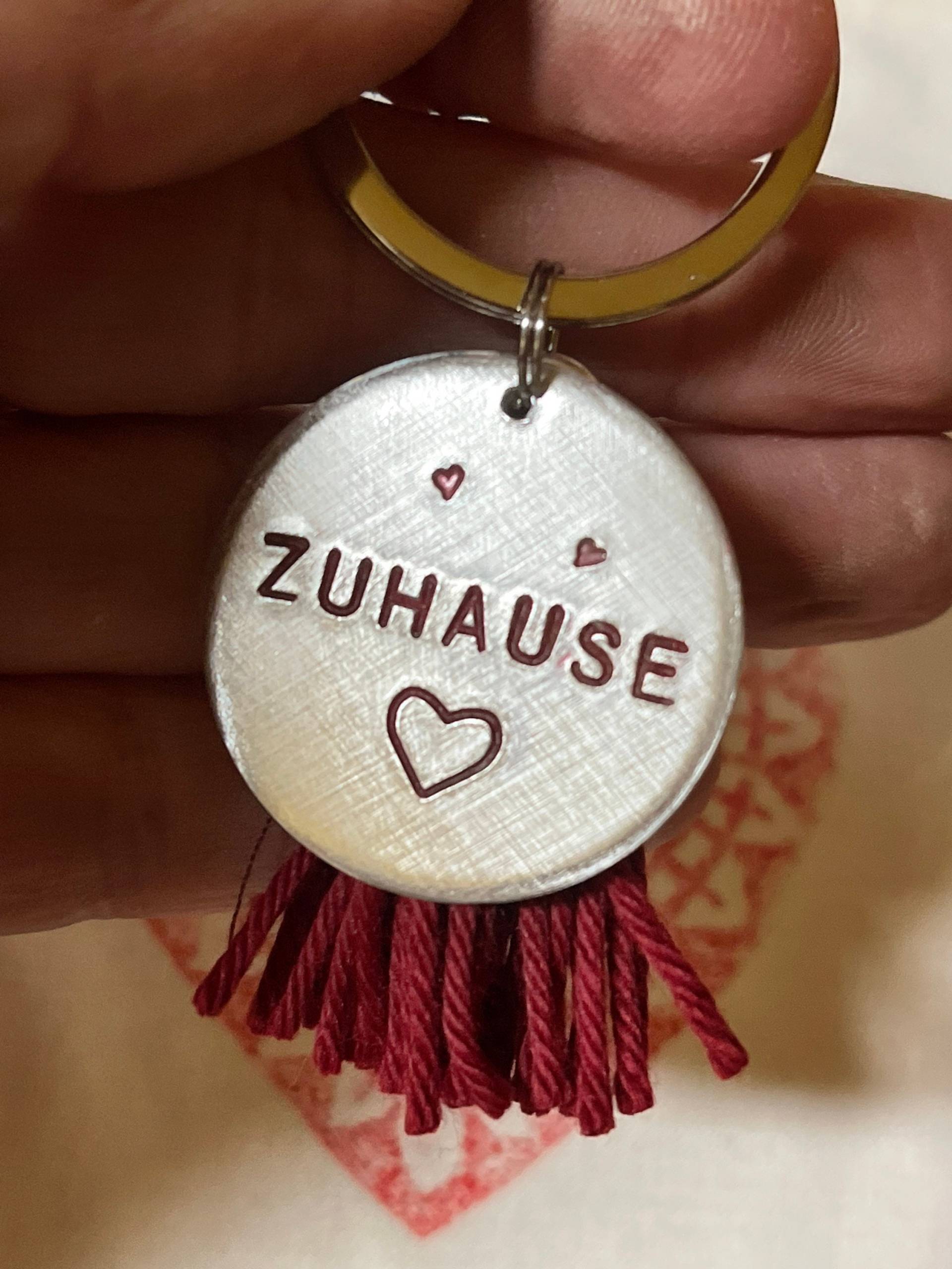 Zuhause Anhänger Mit Herz Schlüsselanhänger Erste Wohnung Geschenk Für Einzug Schlüssel Tochter Wg Geburtstag Mitbewohnerin Daheim Familie von Suessmaedchen