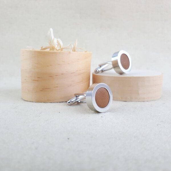 Süßstoff Elegante Manschettenknöpfe aus Edelstahl mit Lederinlay von Süßstoff