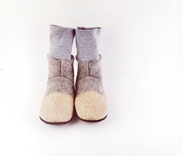 Süßstoff Hausschuhe aus Wolle mit Ledersohle, Hüttenschuhe von Süßstoff