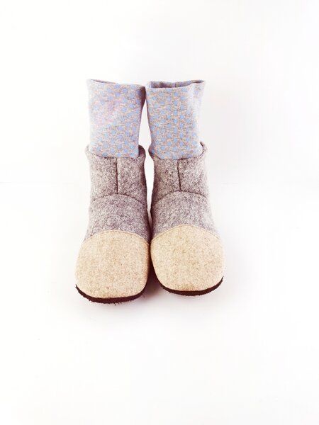 Süßstoff Hausschuhe aus Wolle mit Ledersohle, Hüttenschuhe von Süßstoff