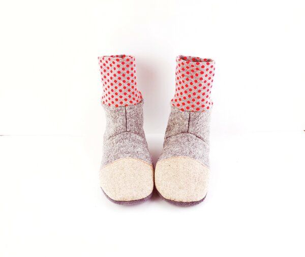 Süßstoff Hausschuhe aus Wolle mit Ledersohle, Hüttenschuhe von Süßstoff