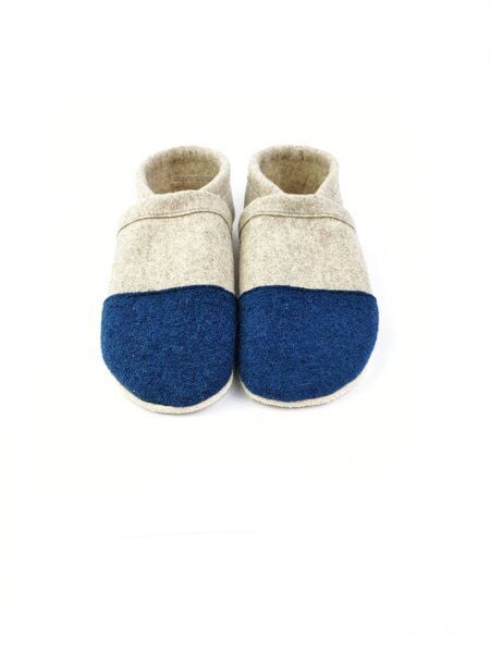 Süßstoff Hausschuhe aus Wollfilz mit pflanzlich gegerbter Ledersohle für Erwachsene von Süßstoff