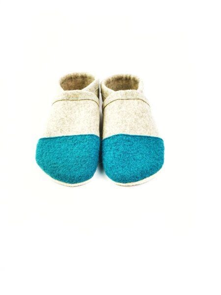 Süßstoff Hausschuhe aus Wollfilz mit pflanzlich gegerbter Ledersohle für Erwachsene von Süßstoff