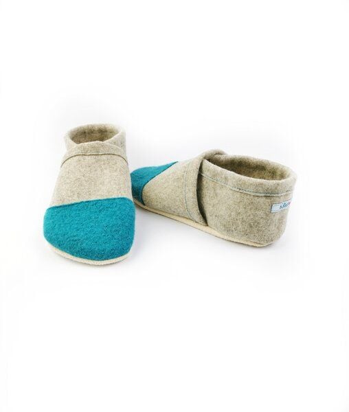 Süßstoff Hausschuhe aus Wollfilz mit pflanzlich gegerbter Ledersohle für Erwachsene von Süßstoff