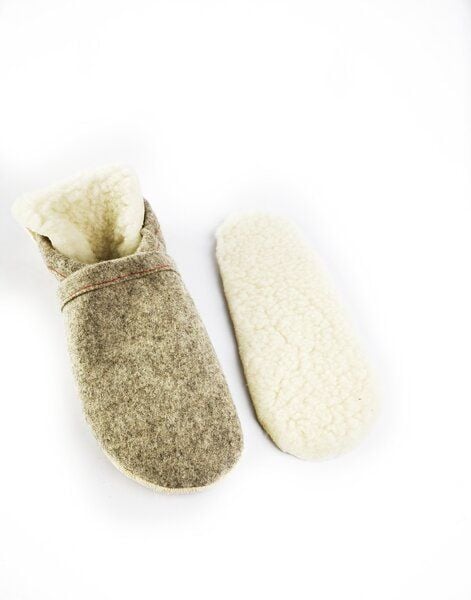 Süßstoff Hausschuhe aus Wollfilz mit pflanzlich gegerbter Ledersohle für Erwachsene von Süßstoff