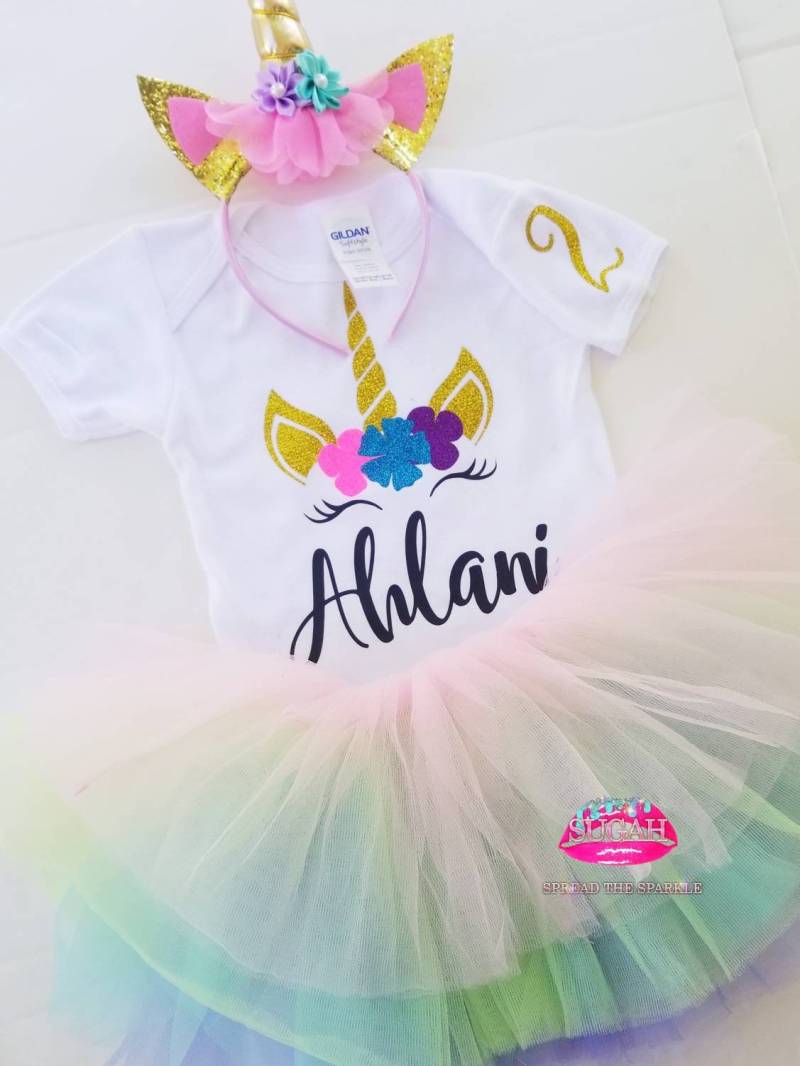 Einhorn-Geburtstag-Outfit von SugahStudio