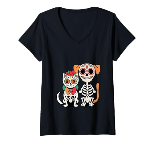 Damen Halloween Dia de los Muertos Sugar Skull Skelett Hunde & Katze T-Shirt mit V-Ausschnitt Damen Halloween Dia de los Muertos Sugar Skull Skelett Hunde & Katze T-Shirt mit V-Ausschnitt von Sugar Skull Cat and Dog Halloween Day of Dead tees