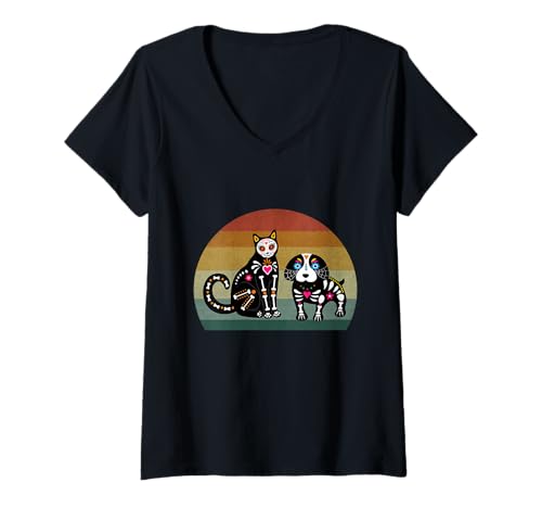 Damen Sugar Skull Katze und Hund Retro Tag der Toten Halloween Mexikaner T-Shirt mit V-Ausschnitt von Sugar Skull Cat and Dog Halloween Day of Dead tees